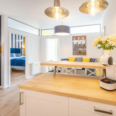 شقة Blekit Na Fali - Miodowy Dom